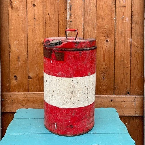 Olie blik Antar olie drum metaal ijzer barn found wit rood, Ophalen of Verzenden
