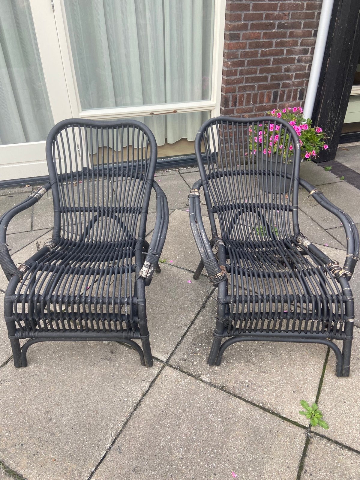 Gratis af te halen 2 Zwarte houten tuinstoelen, Ophalen, Gebruikt, Hout