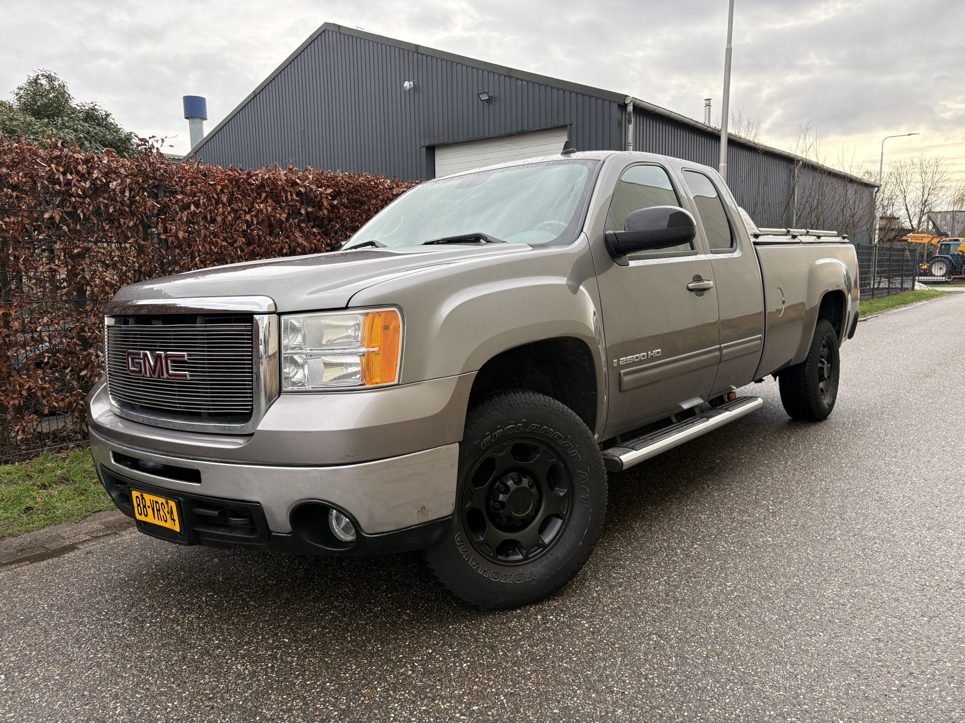 GMC SIERA 2500 HD / AUTOMAAT / 4WD / 4x4 / CRUISE / LEER / L, 3014 kg, Gebruikt, 8 cilinders, Bedrijf
