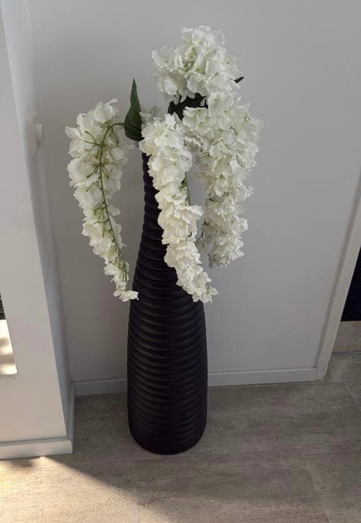 Mooie Ikea vaas 90 cm- zwart kleur excl. de bloemen, Ophalen, Zo goed als nieuw
