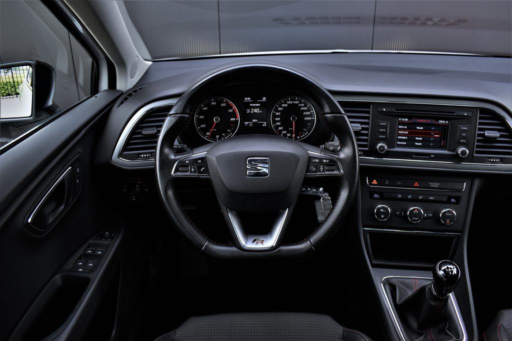 SEAT Leon 1.8 TSI 180pk FR 1e Eig. Pano/Led/H.Leer/Climate/P, Voorwielaandrijving, Gebruikt, 4 cilinders, Leder en Stof
