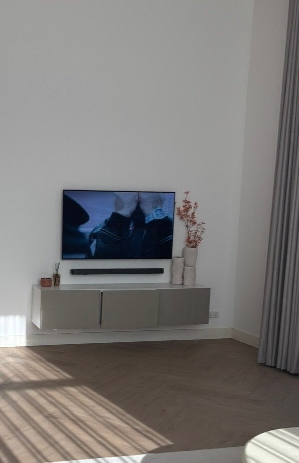 Modern zwevend tv-meubel - taupe, Ophalen, Overige materialen, 100 tot 150 cm, Zo goed als nieuw