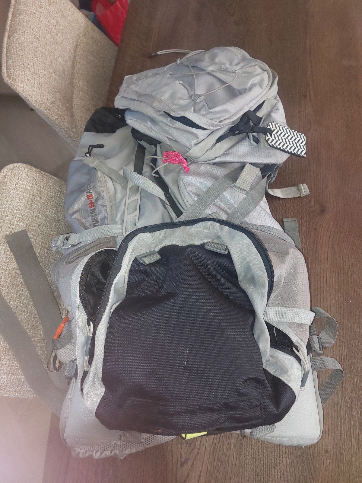 65 liter backpack met regenhoes, Ophalen of Verzenden