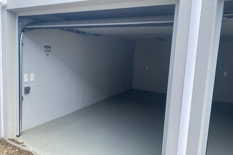 Te koop: Verhuurde garagebox/beleggingsobject (18m²)Brunssum, Ophalen of Verzenden, Nieuw