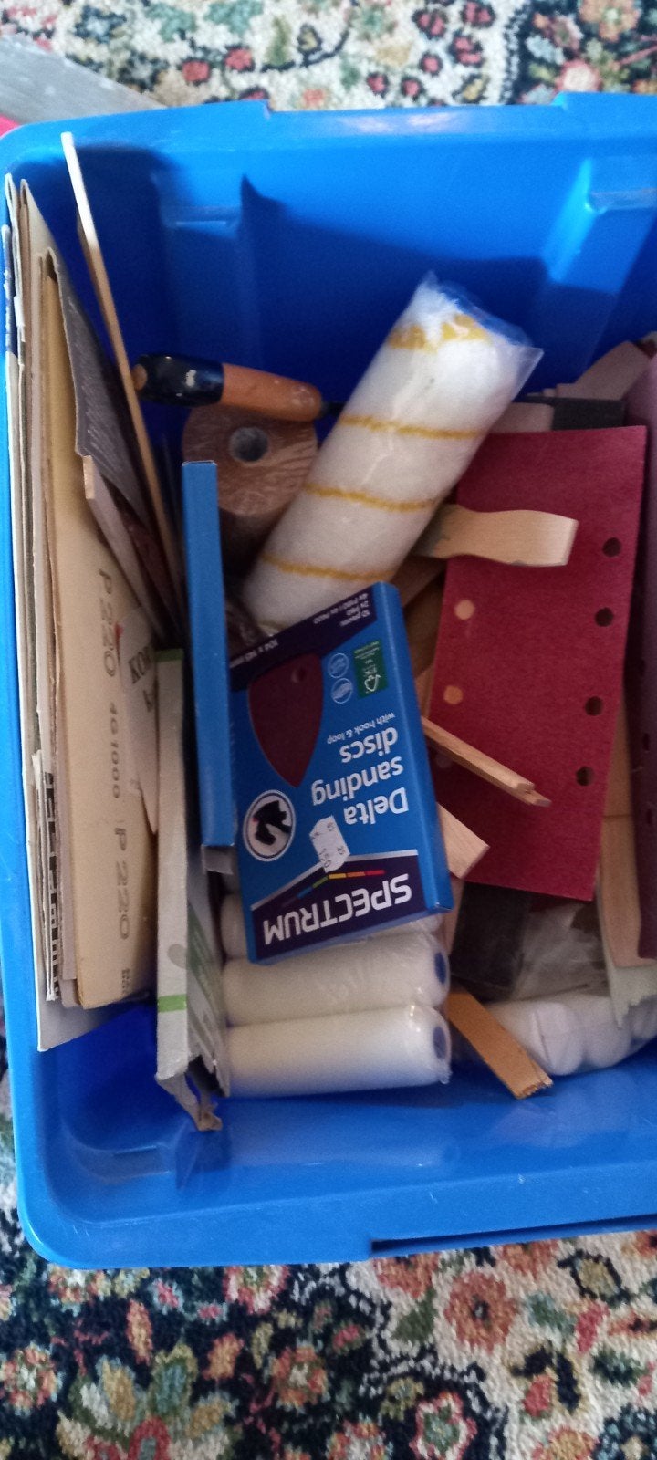 Verfbenodigdheden: Schuurpapier, afdekplastic, verfrollen, Ophalen of Verzenden