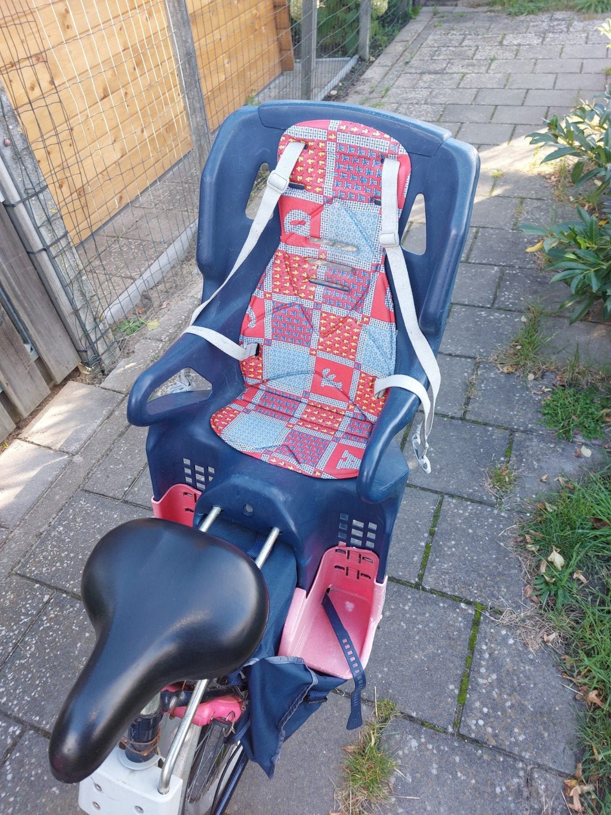 Gebruikte stevige achterop fietsstoeltje met voetsteuntjes., Ophalen, Gebruikt, Voetsteuntjes