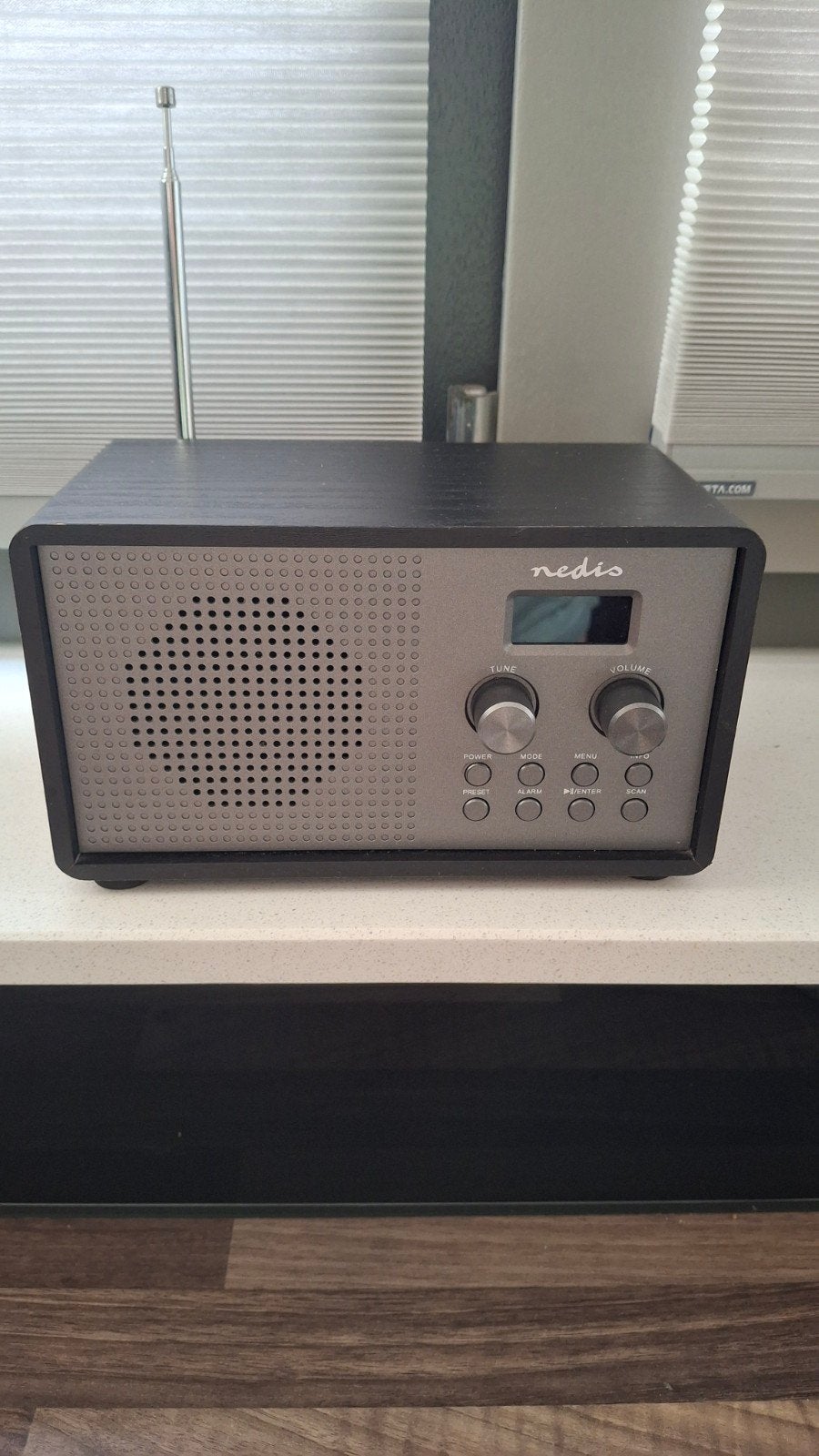 Nedis DAB+/FM Radio met geïntegreerde klokradio, Ophalen of Verzenden, Zo goed als nieuw, Radio