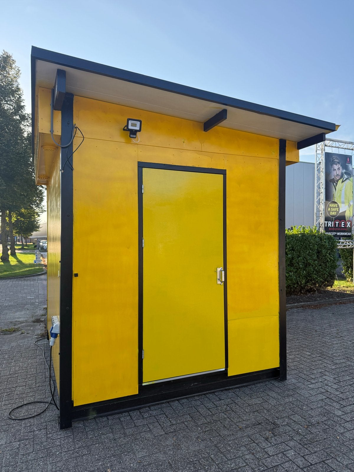 Bouwkeet met zonnepanelen, LED en elektrische kachel, Ophalen