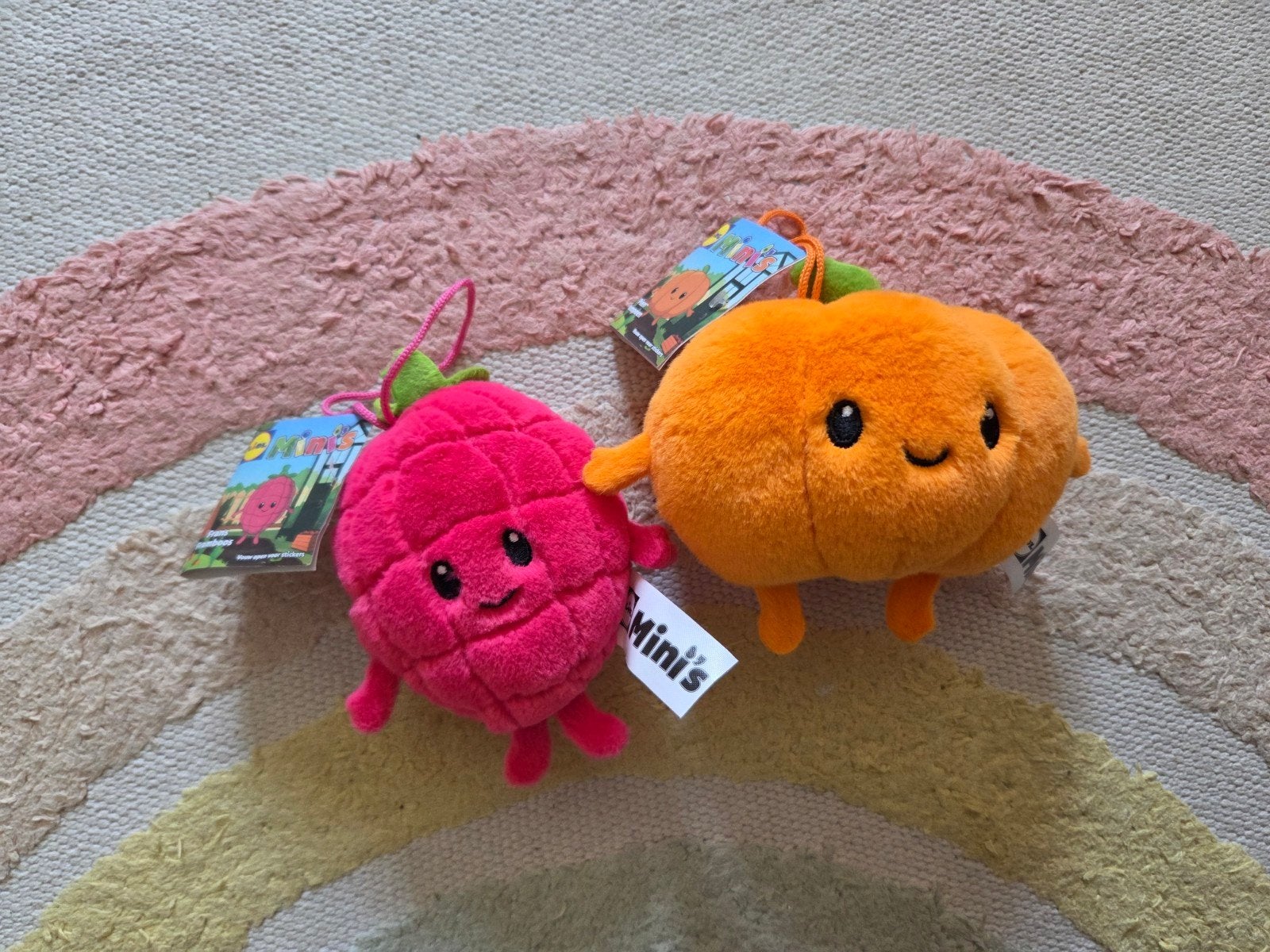 Twee knuffels nieuw: pompoen en Framboos, Ophalen of Verzenden, Nieuw, Overige typen