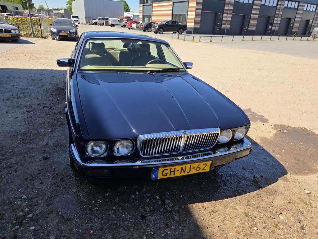 Daimler Double-six 6.0 AUT E2 1993 Blauw jaguar, Auto's, Automaat, Beige, 12 cilinders, Blauw