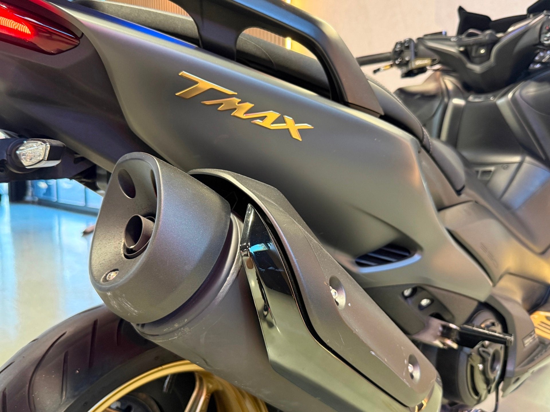 Yamaha Scooter TMAX 560 Tech MAX Handvat/stoelverwarming, Motoren, Scooter, 562 cc, Bedrijf, Handvatverwarming