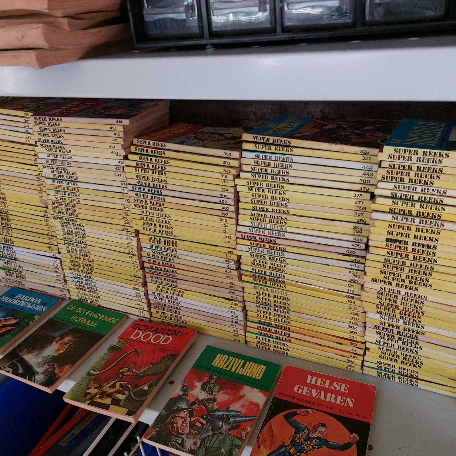 2400 x verzameling Oorlog Wild West Classics serie's etc, Meerdere stripboeken, Ophalen, Gelezen