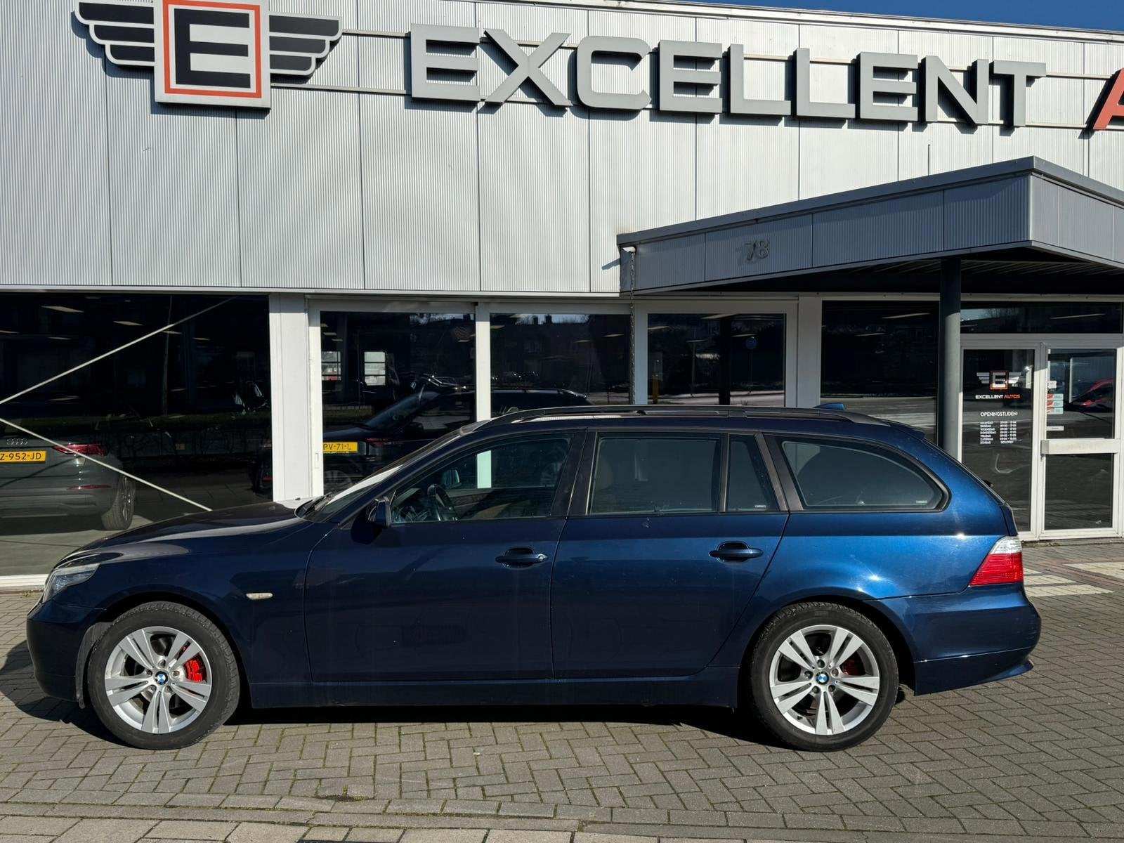 BMW 5-serie Touring 525xd Business Line | Leder | Panoramada, Automaat, Gebruikt, 2993 cc, 2000 kg