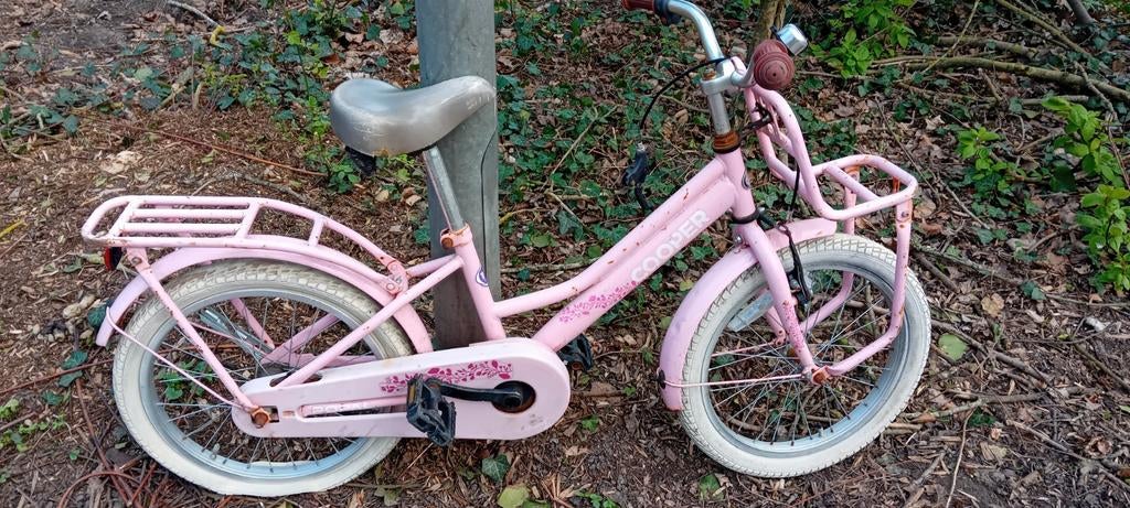 Roze kinderfiets met kapotte rem en lekke band, Ophalen of Verzenden
