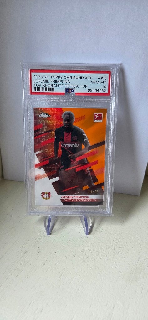 2023 Topps Chrome Jeremie Frimpong PSA 10 /25, Verzenden, Nieuw, Buitenlandse clubs, Spelerskaart