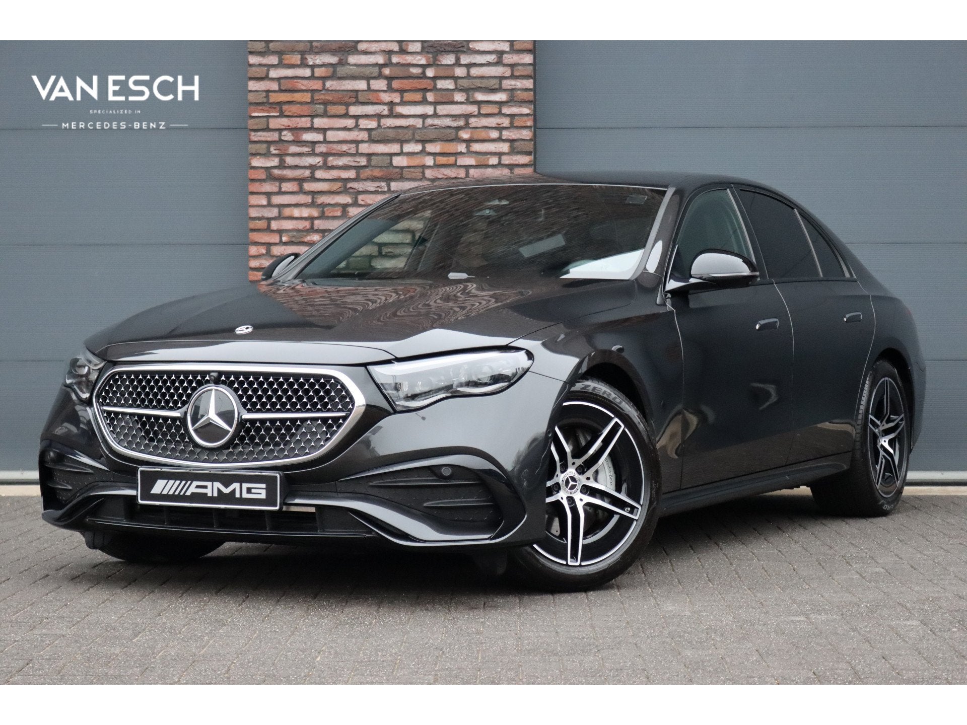 Mercedes-Benz E-Klasse 220 d AMG Line | Hyperscreen | Distro, Achterwielaandrijving, Gebruikt, 4 cilinders, Origineel Nederlands