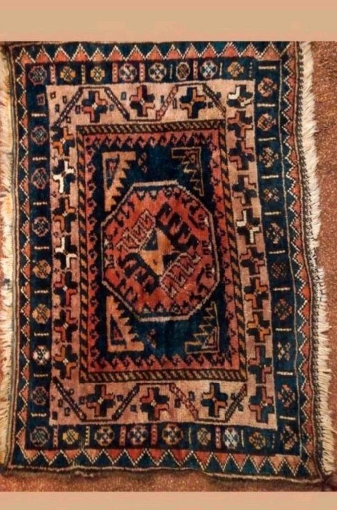 Perzisch tafelkleed 110 bij 75 cm
Handgeknoopt, Ophalen