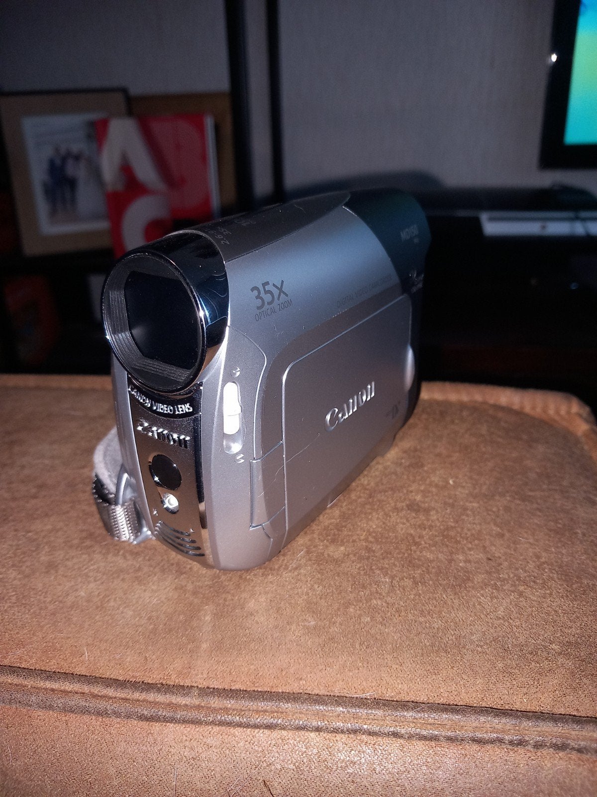Canon md150 minidv camera (ongetest mist oplader), Mini dv, Gebruikt, Canon, 20x of meer