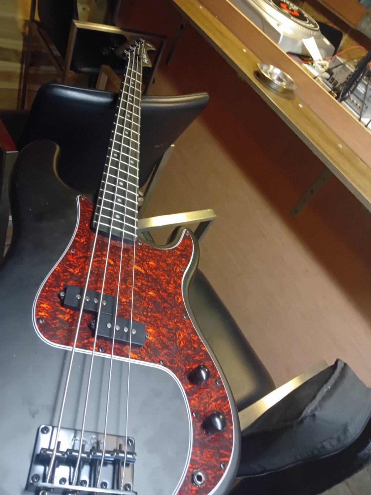 Harley Benton Standard Series Basgitaar - Zo goed als nieuw, Ophalen, Zo goed als nieuw, Elektrisch