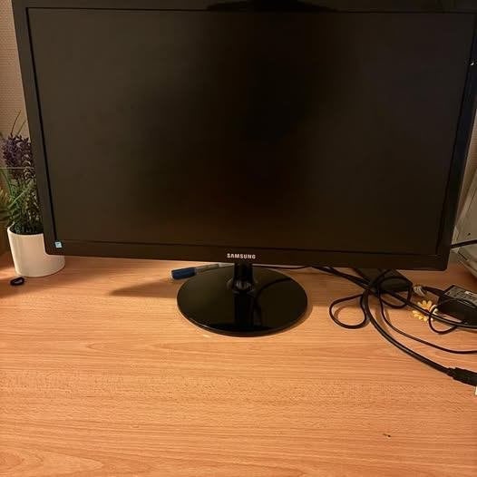 Samsung Monitor / Screen for Laptop & PC, Computers en Software, Monitoren, HDMI, Full HD, Ophalen of Verzenden, Zo goed als nieuw