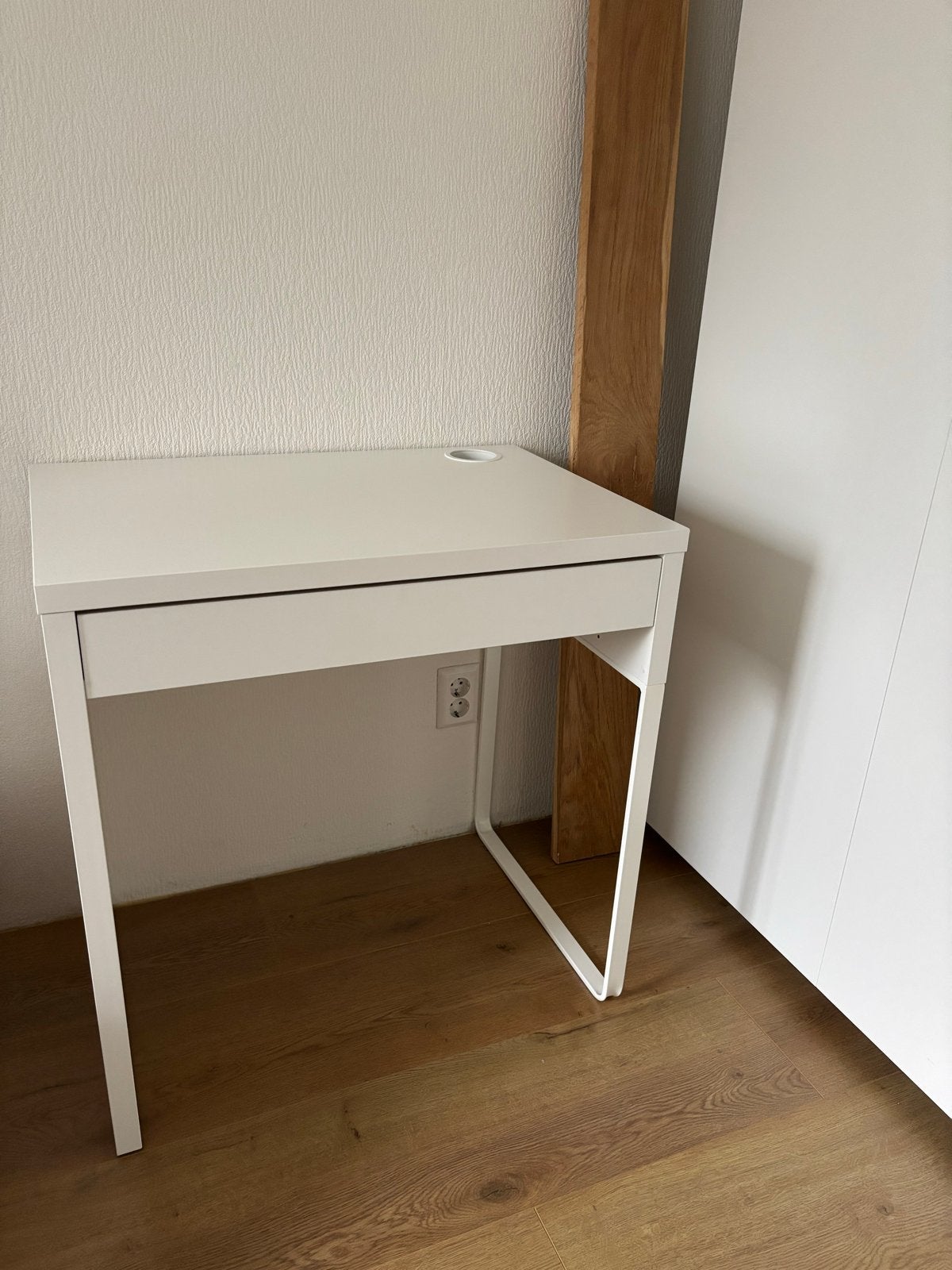 IKEA Micke bureau wit met lade - Zo goed als nieuw, Ophalen, Met lades, Spaanplaat of MDF, Zo goed als nieuw