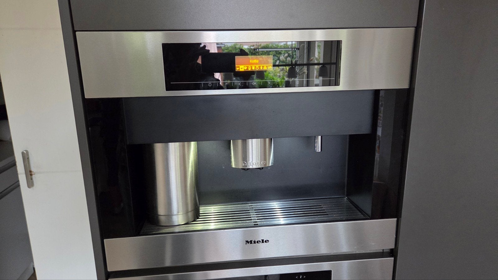 Miele inbouw koffiemachine type cva 5065, Witgoed en Apparatuur, Koffiezetapparaten, Ophalen, Gebruikt, Espresso apparaat, Koffiebonen