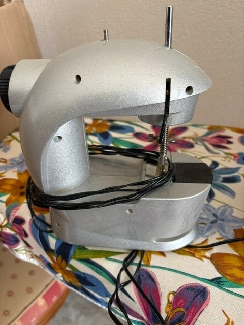 kleine naaimachine, Ophalen of Verzenden, Zo goed als nieuw, Naaimachine, Overige merken