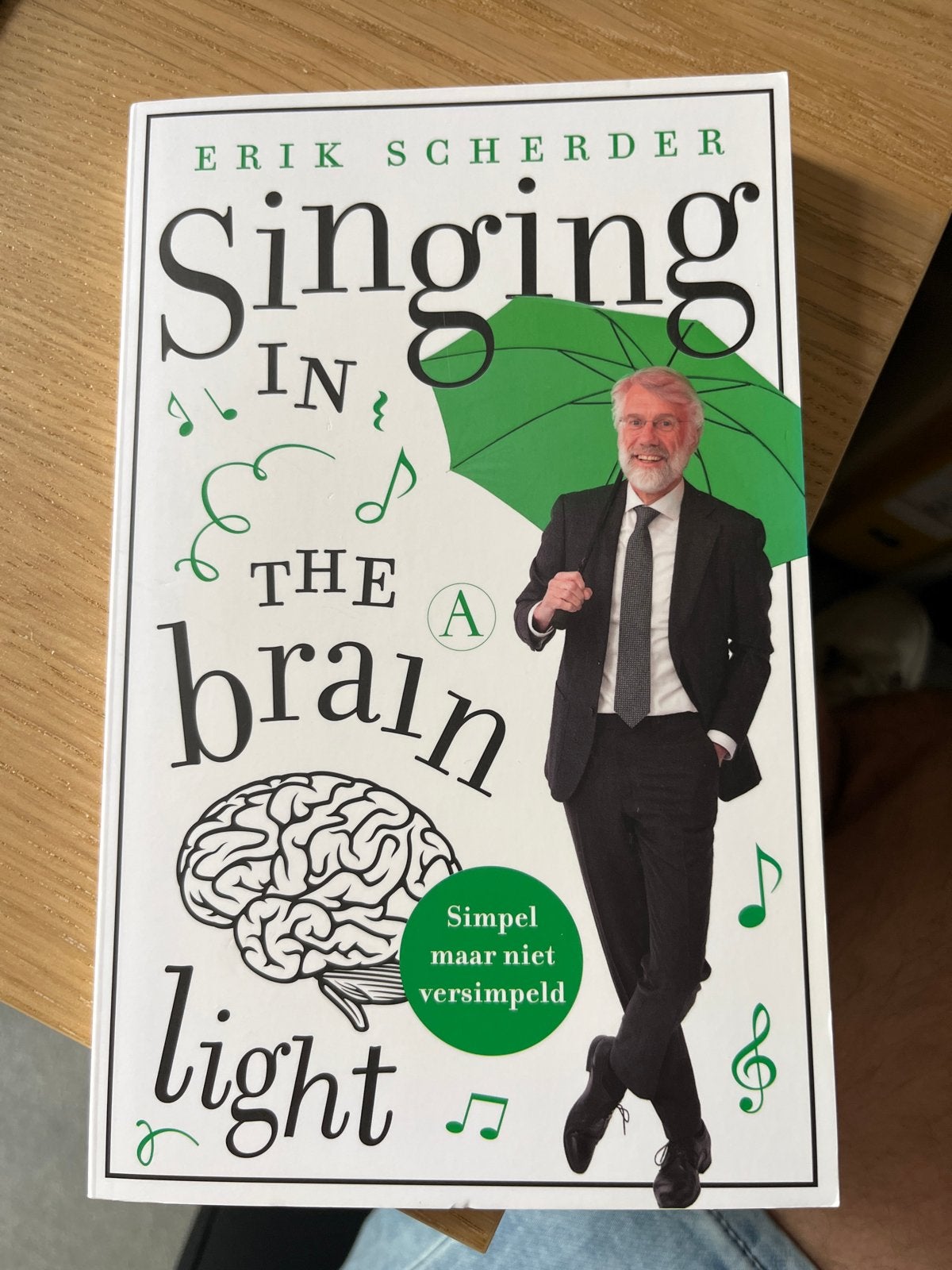 Erik Scherder - Singing in the brain light, Boeken, Ophalen of Verzenden, Zo goed als nieuw, Erik Scherder