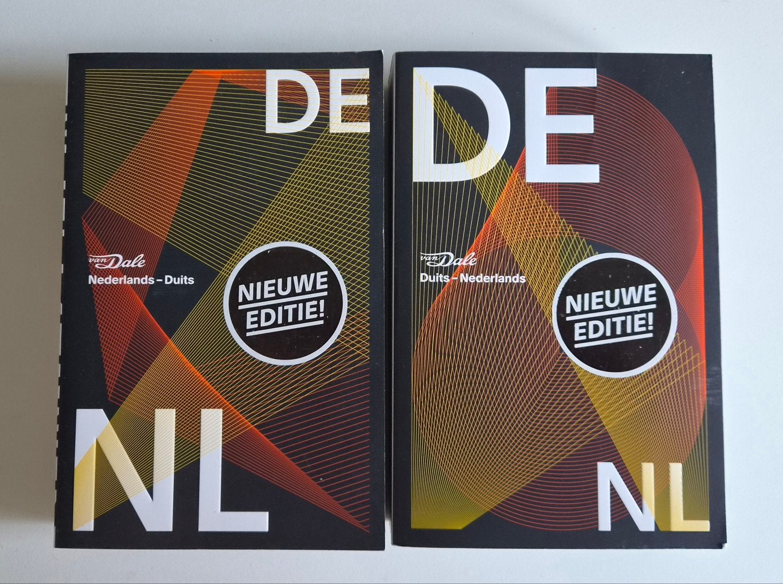 Van Dale Woordenboek: Nederlands-Duits & Duits-Ne, Ophalen of Verzenden, Zo goed als nieuw, Van Dale, Duits