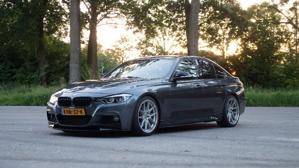 BMW F30 328i 2016 - M-performance, Automaat, Achterwielaandrijving, Zwart, 4 cilinders