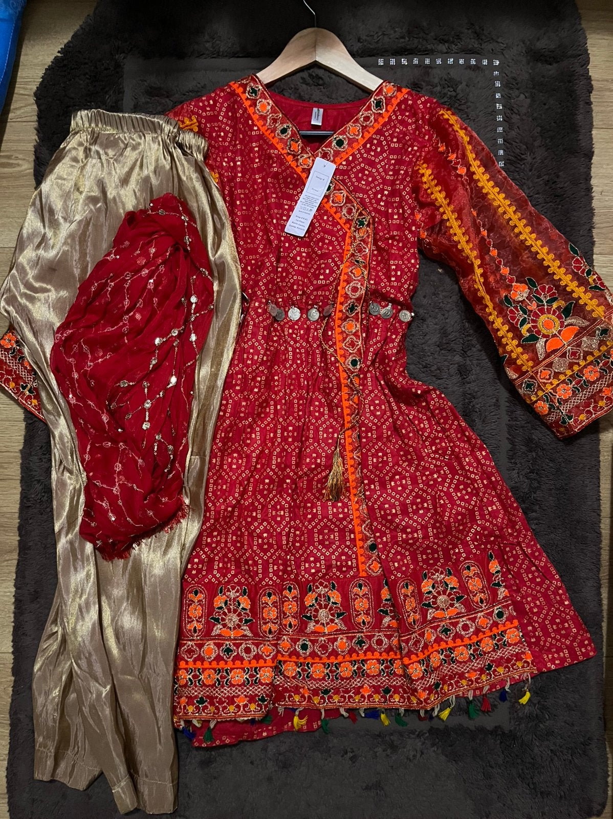 Nieuwe Prachtige rode Indiase/Pakistaanse feestjurk, Kleding | Dames, Maat 38/40 (M), Nieuw, Ophalen of Verzenden, Rood