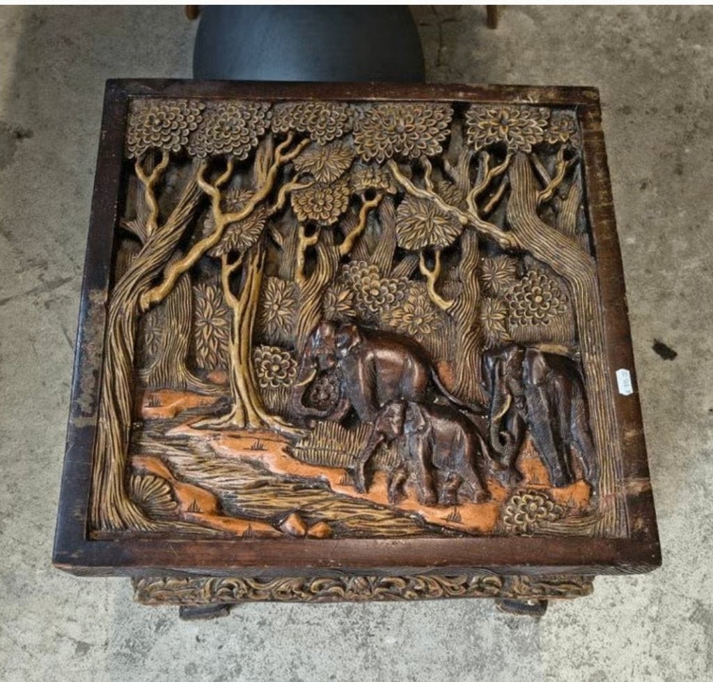 antieke oosterse bijzettafel / opiumtafel veel houtsnijwerk, Ophalen