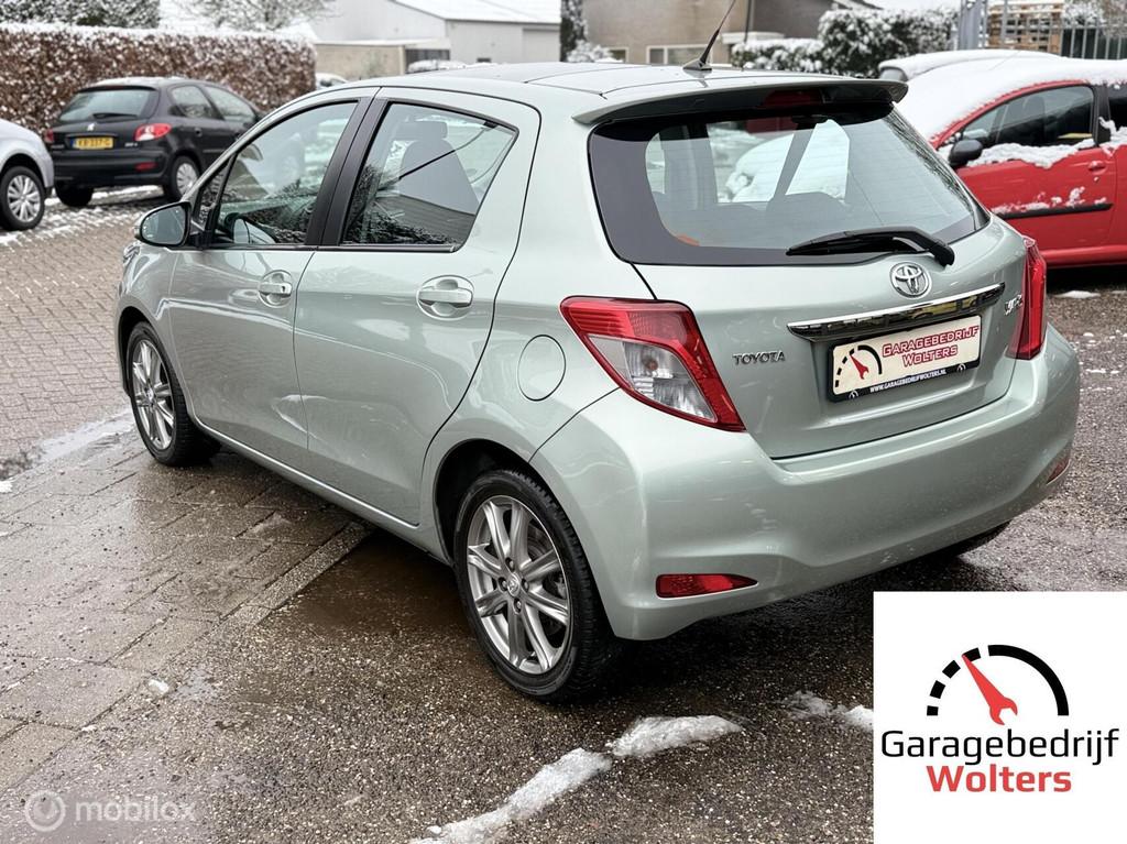 Toyota Yaris 1.3 VVT-i Dynamic NIEUWSTAAT NAVI CAMERA PANO, Voorwielaandrijving, Stof, Zwart, 4 cilinders