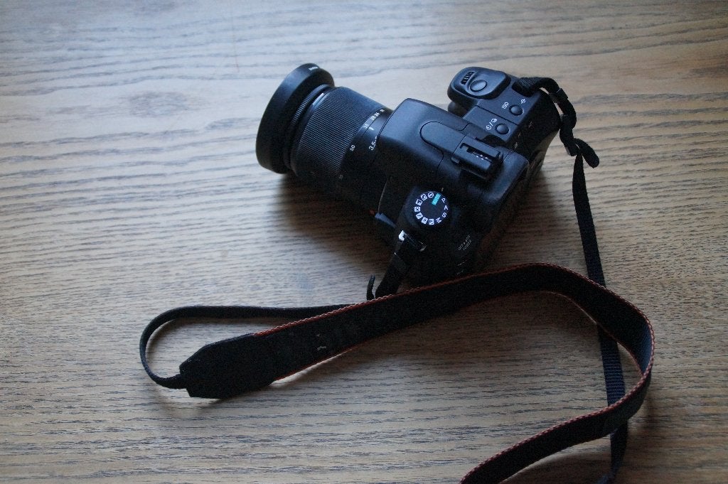 Sony Alpha a200 Spiegelreflexcamera met 18-70mm lens, Audio, Tv en Foto, Ophalen, Gebruikt, Spiegelreflex, Oplader