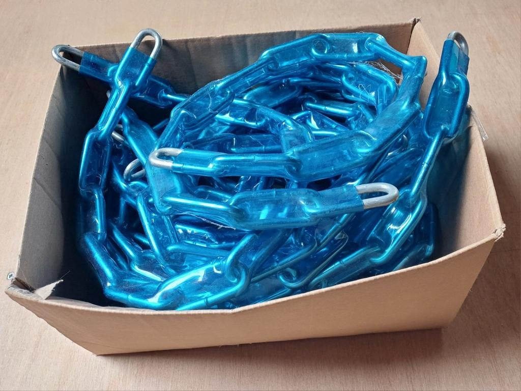 Doos Metalen Kettingen / 15 x Ketting voor € 10, Doe-het-zelf en Verbouw, Metalen, Ophalen, Nieuw, IJzer