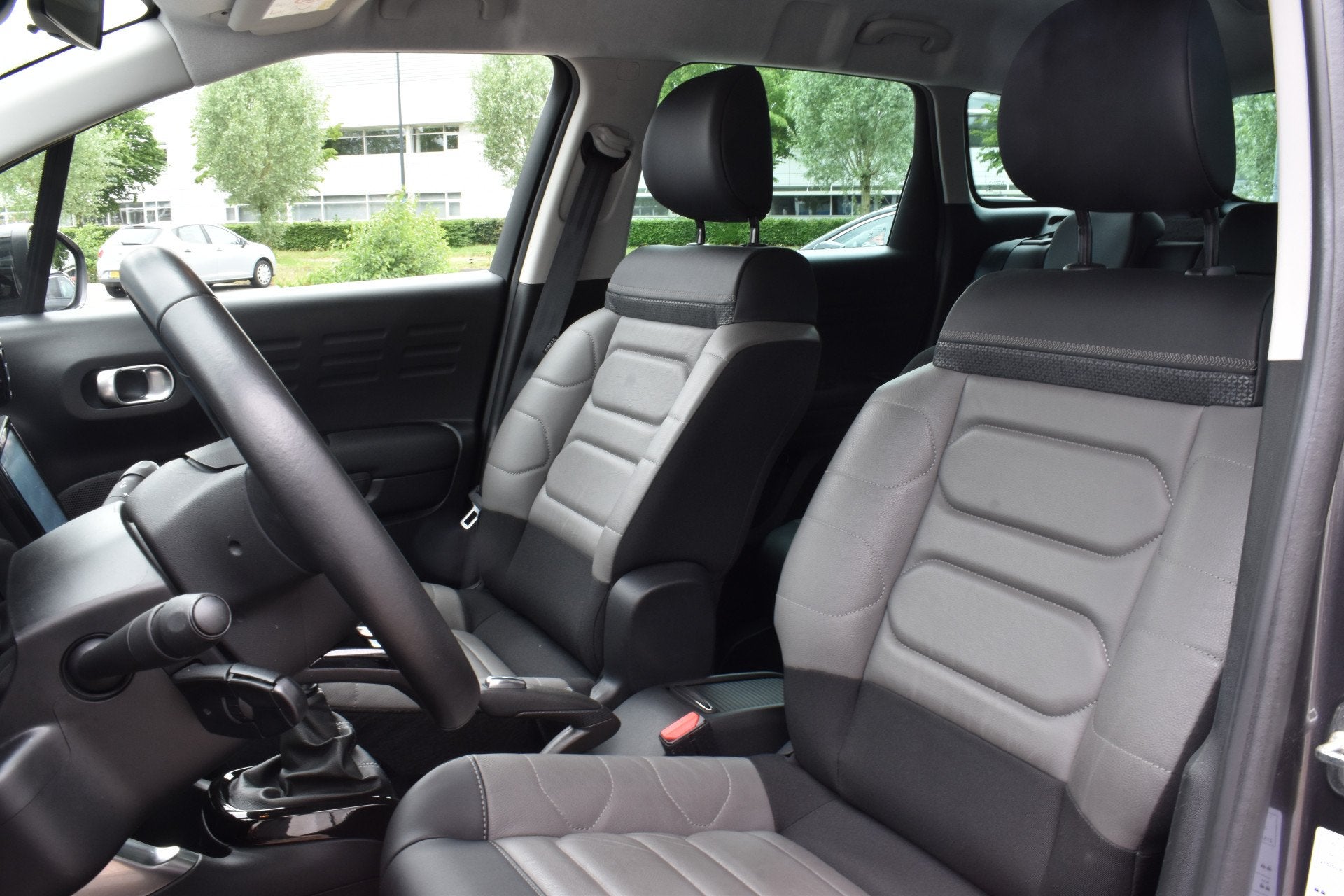 Citroën C3 Aircross PureTech 110 Shine Leder | Navigatie |, Dealer onderhouden, 1199 cc, Handgeschakeld, 600 kg