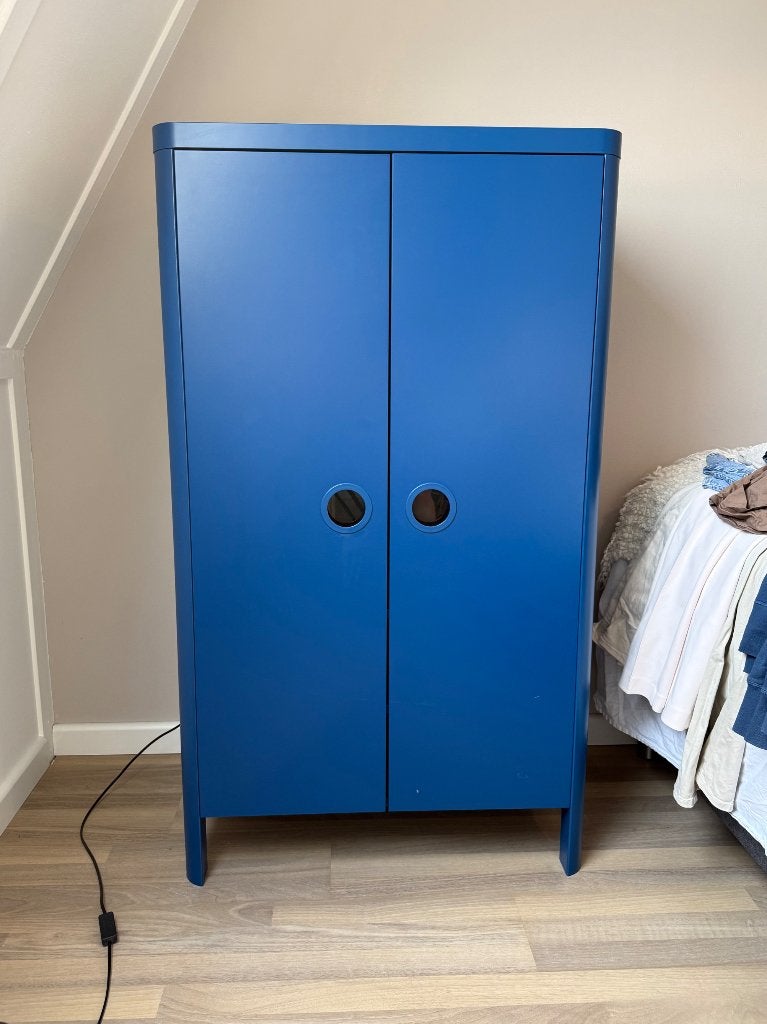 Blauwe kledingkast Ikea Busunge, Huis en Inrichting, Ophalen, Met deur(en), Gebruikt, 100 tot 150 cm