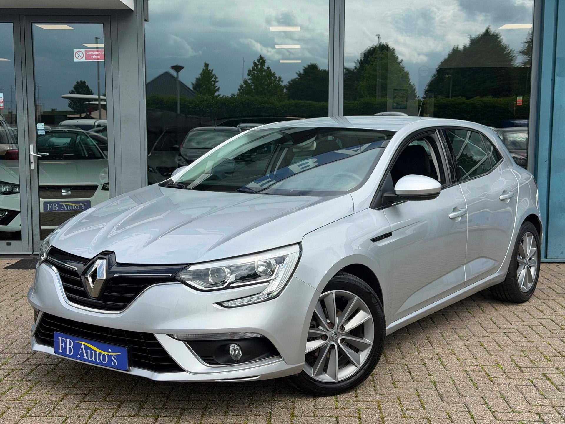 Renault Mégane 1.2 TCe Zen Airco Cruise Navi Lmv, Auto's, Renault, Voorwielaandrijving, Gebruikt, Euro 6, 4 cilinders