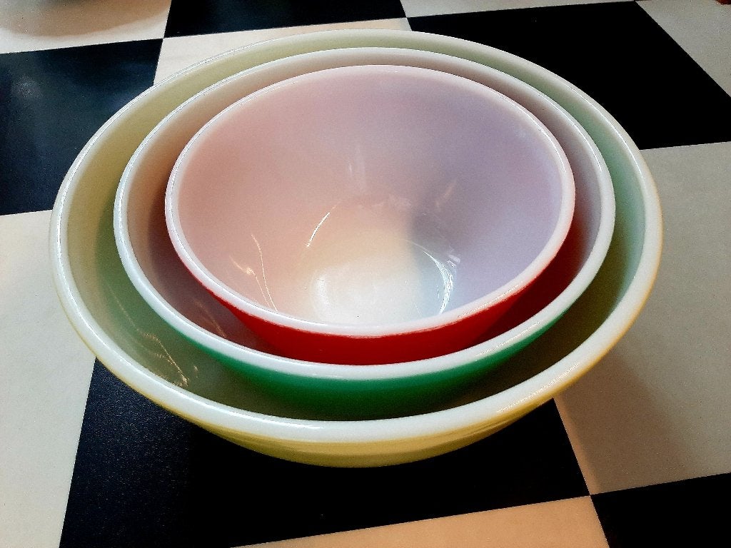 Set van 3 grote gekleurde vintage jaren 50 Pyrex ovenschalen, Ophalen