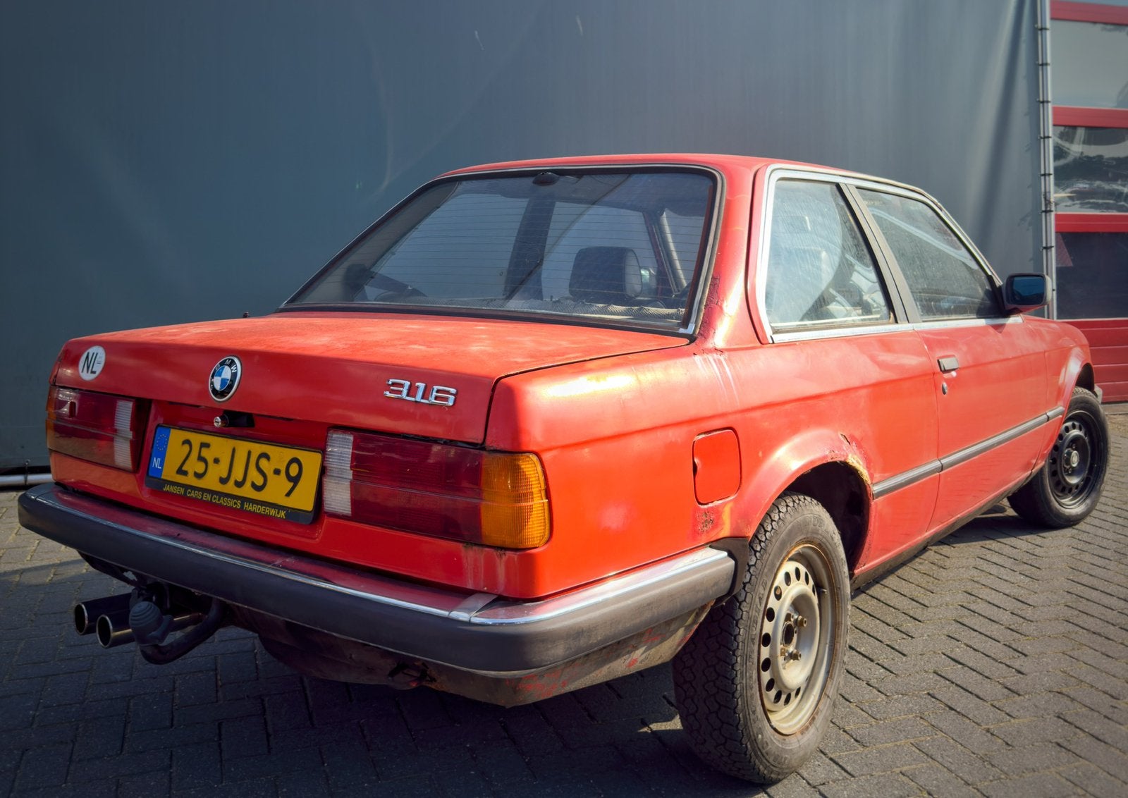 BMW 3-Serie 1.8 316 AUT 1984 Rood, Auto's, Automaat, 1766 cc, 4 cilinders, 1200 kg