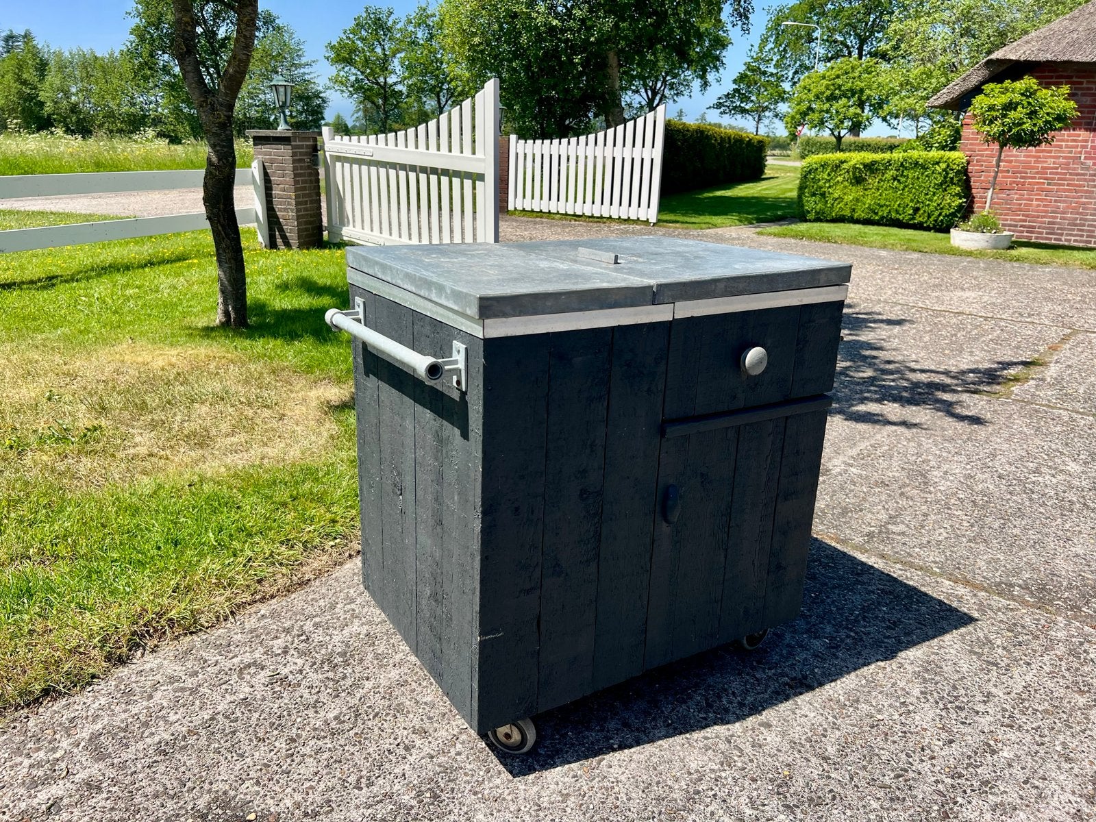Mobiele buitenkeuken met frituur, wokbrander, grill plaat., Tuin en Terras, Ophalen, Gebruikt, Elektrisch, Vrijstaand