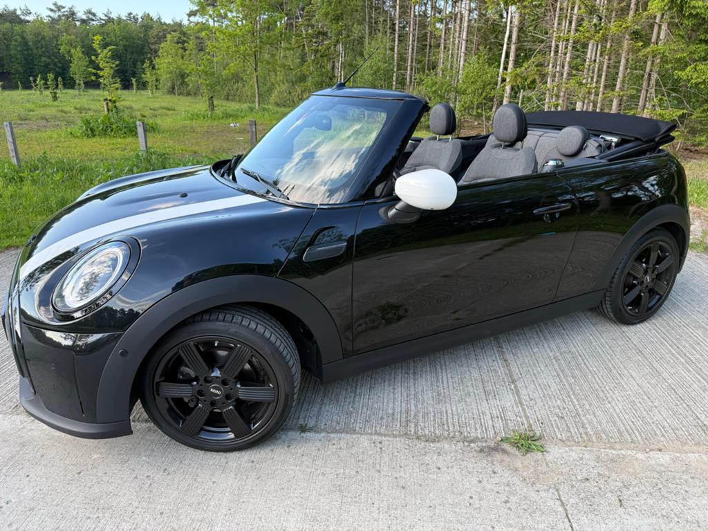 Mini Cabrio 1.5 136pk Aut 2024 Zwart BTW auto, Auto's, Mini, LED verlichting, 136 pk, Euro 6, Cabriolet