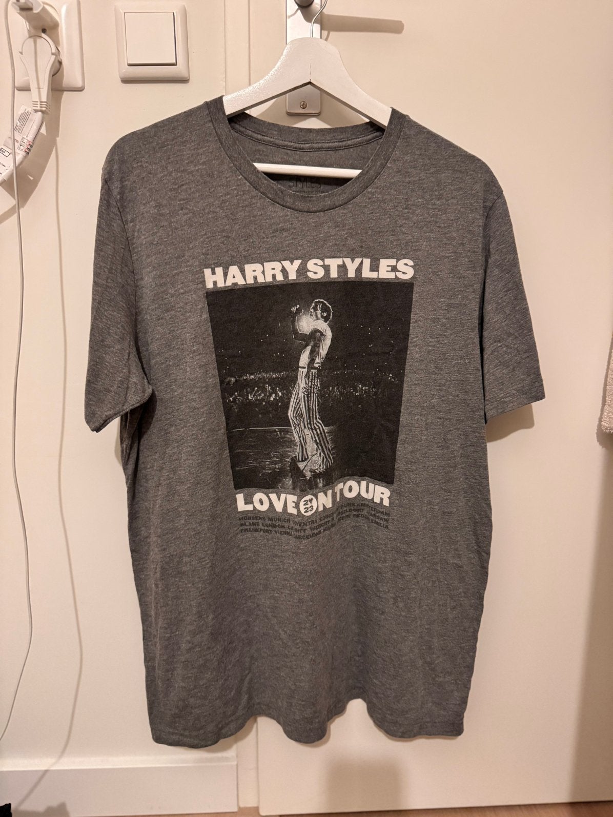 Harry Styles love on tour t-shirt maat L, Verzenden, Maat 42/44 (L), Zo goed als nieuw, Korte mouw