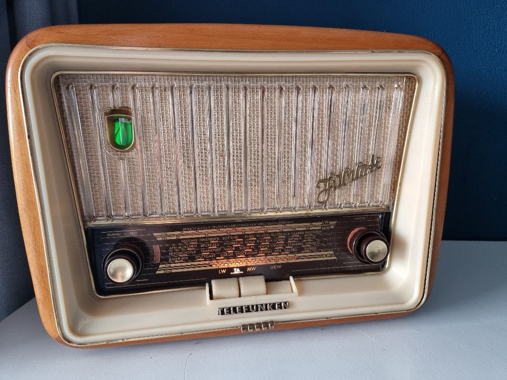 Mooie Telefunken Jubilate S  optie Bluetooth, Antiek en Kunst, Ophalen of Verzenden