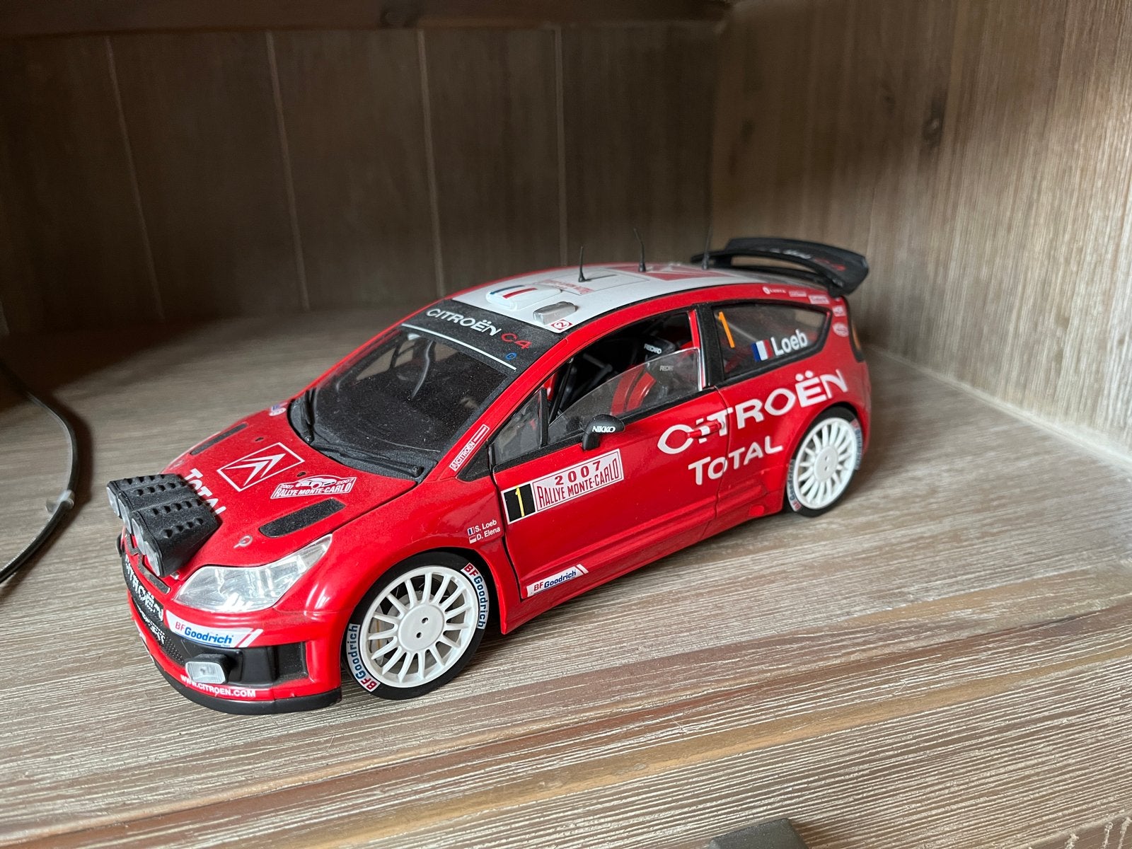 Citroën C4 WRC Rally Monte Carlo 2007 Loeb 1:18 modelauto, Ophalen of Verzenden, Zo goed als nieuw, Auto, Overige merken