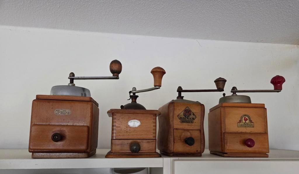 Set van 4 antieke koffiemolens - PeDe, The Spade, Dienes, Antiek en Kunst, Ophalen of Verzenden