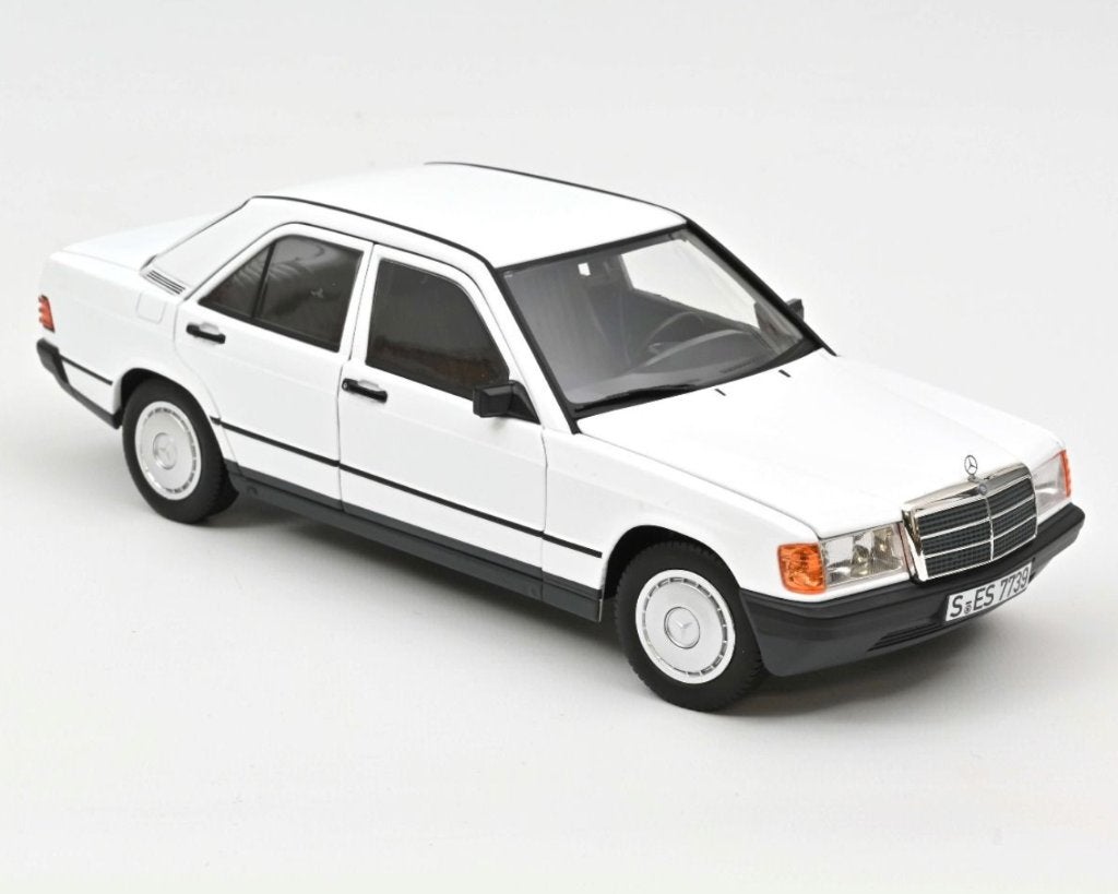 MERCEDES BENZ 190E 1984 WIT schaal 1/18 NOREV REF. 183820