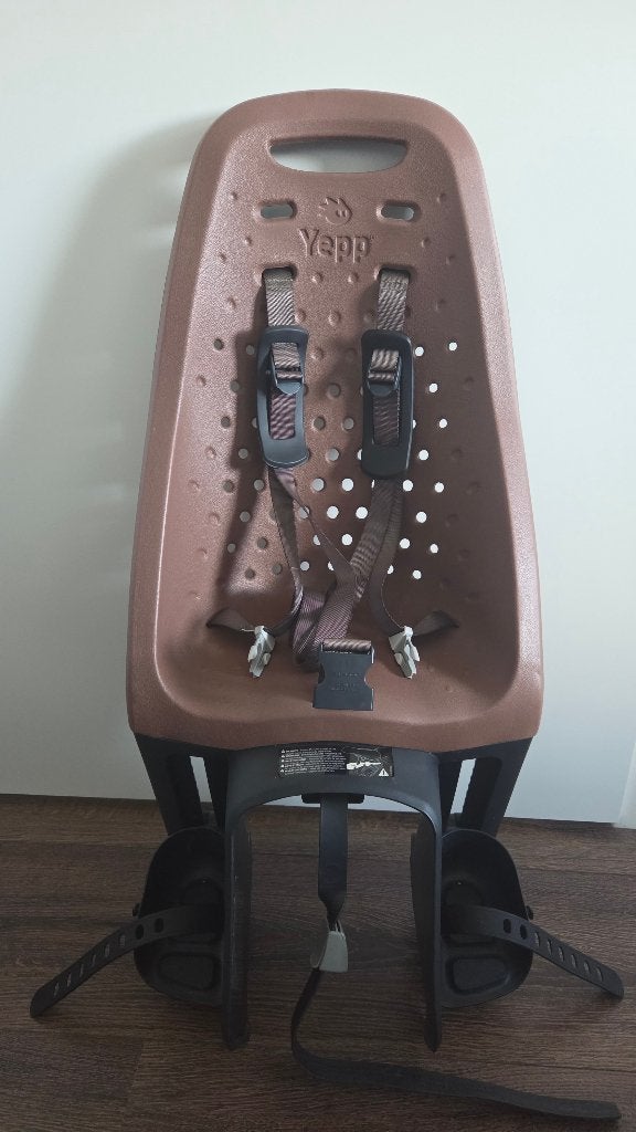 Kinderzitje fiets Tule yepp maxi easy fit bruin, Fietsen en Brommers, Ophalen, Achterzitje, Voetsteuntjes, Yepp