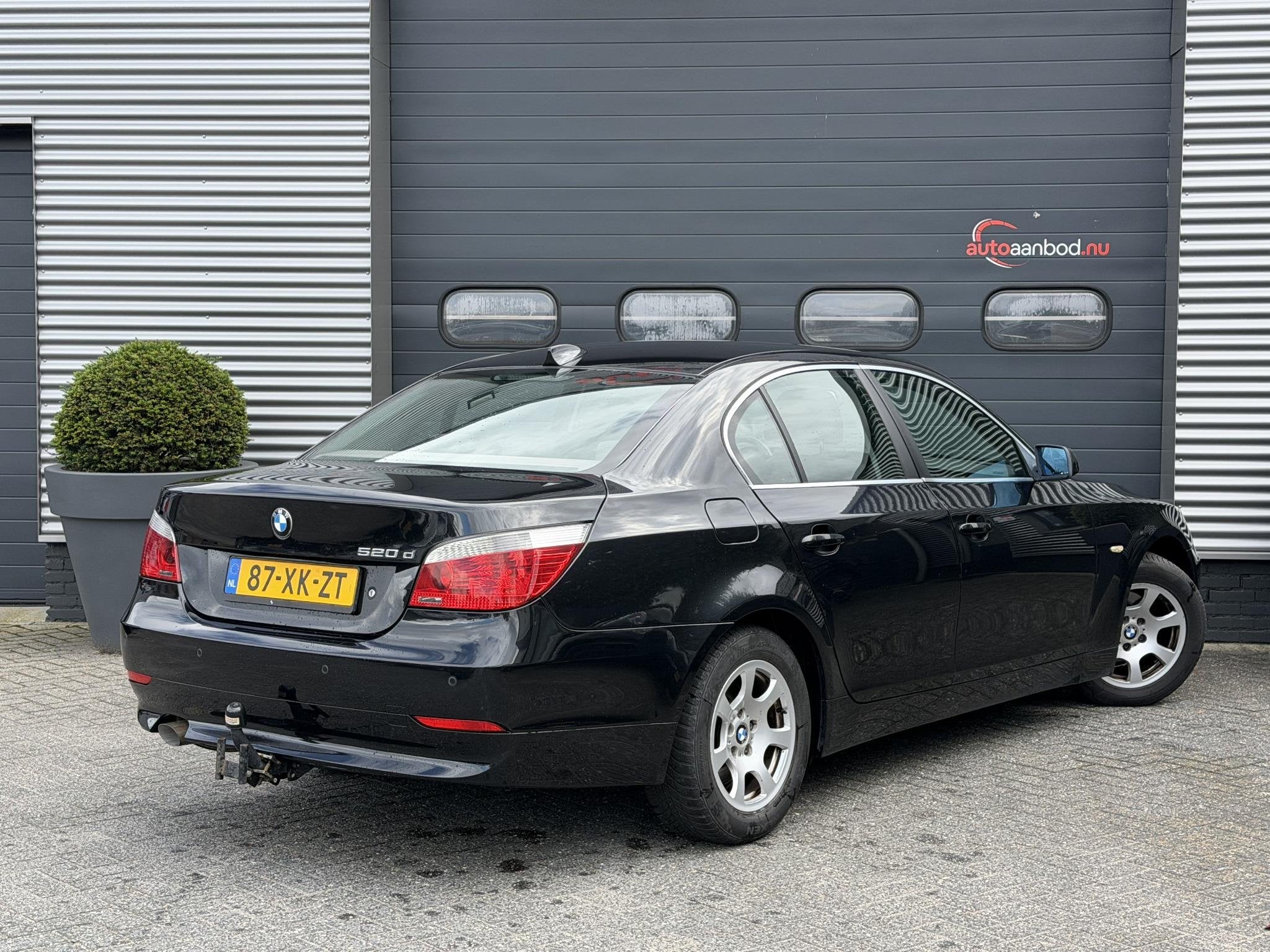 BMW 5-serie 520d Business Line | Navigatie | Parkeersensoren, Automaat, Zwart, 4 cilinders, Bedrijf