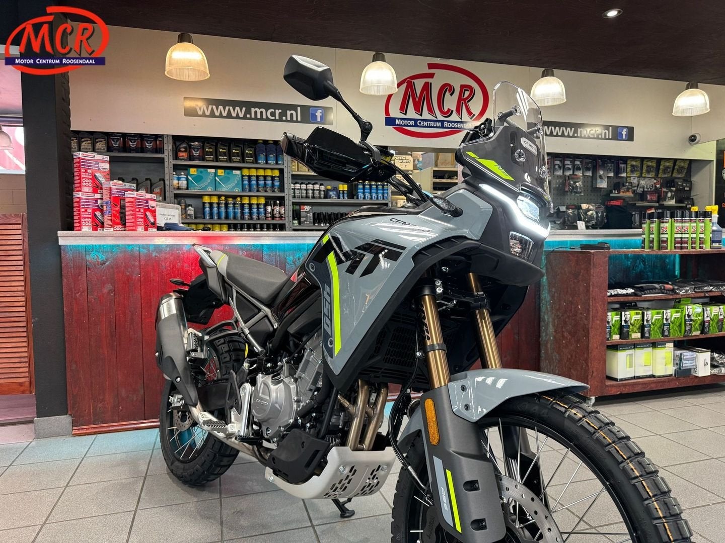 CFMOTO 450 MT (bj 2024) 450MT 2600km!, 2 cilinders, Onbekend, 449 cc, Overig